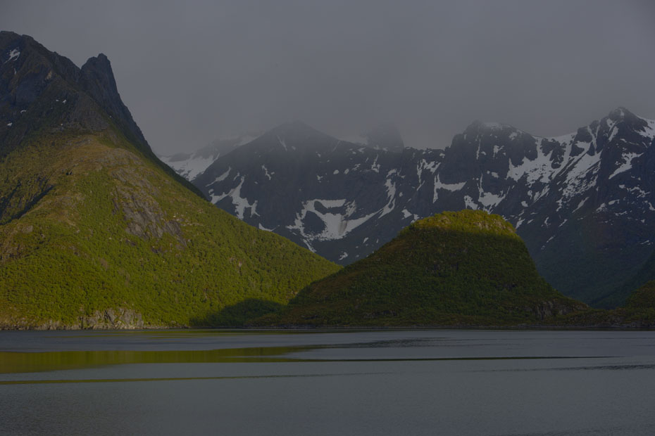 41__F7D0775.jpg - En grön kulle längst in i Grunnfjorden
